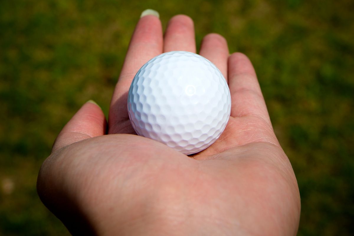 How Much Does A Golf Ball Weigh (1)
